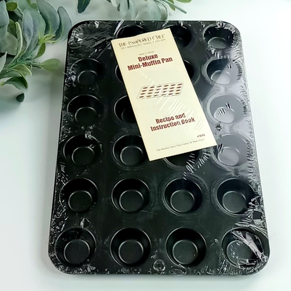 The Pampered Chef Kitchen Pampered Chef Deluxe Mini Muffin Pan 24